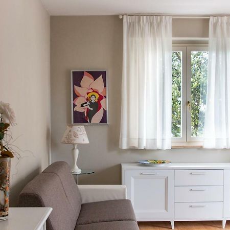 2-Bedroom Apt, With Balcony & Aircondition - 50 M From The Beach Marina di Pietrasanta Εξωτερικό φωτογραφία