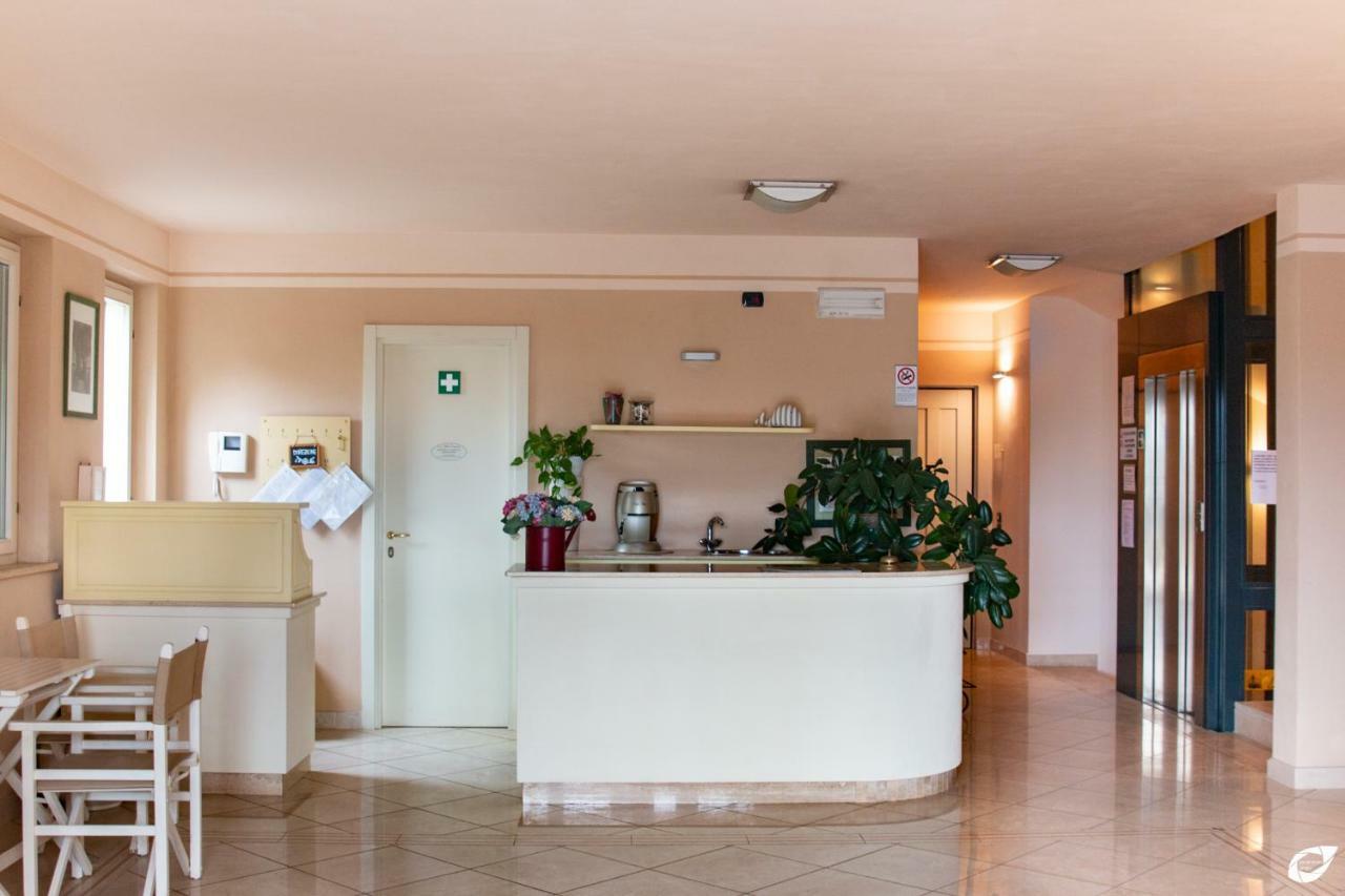 2-Bedroom Apt, With Balcony & Aircondition - 50 M From The Beach Marina di Pietrasanta Εξωτερικό φωτογραφία