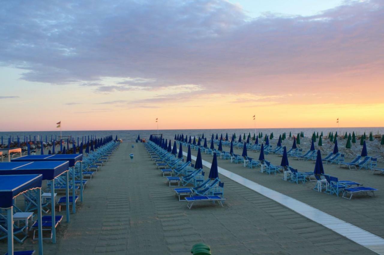 2-Bedroom Apt, With Balcony & Aircondition - 50 M From The Beach Marina di Pietrasanta Εξωτερικό φωτογραφία